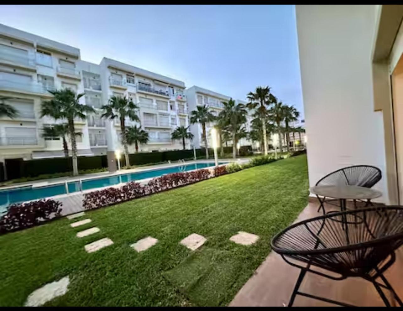 Apartamento Apparemment De Luxe Vue Piscine Bouznika Exterior foto